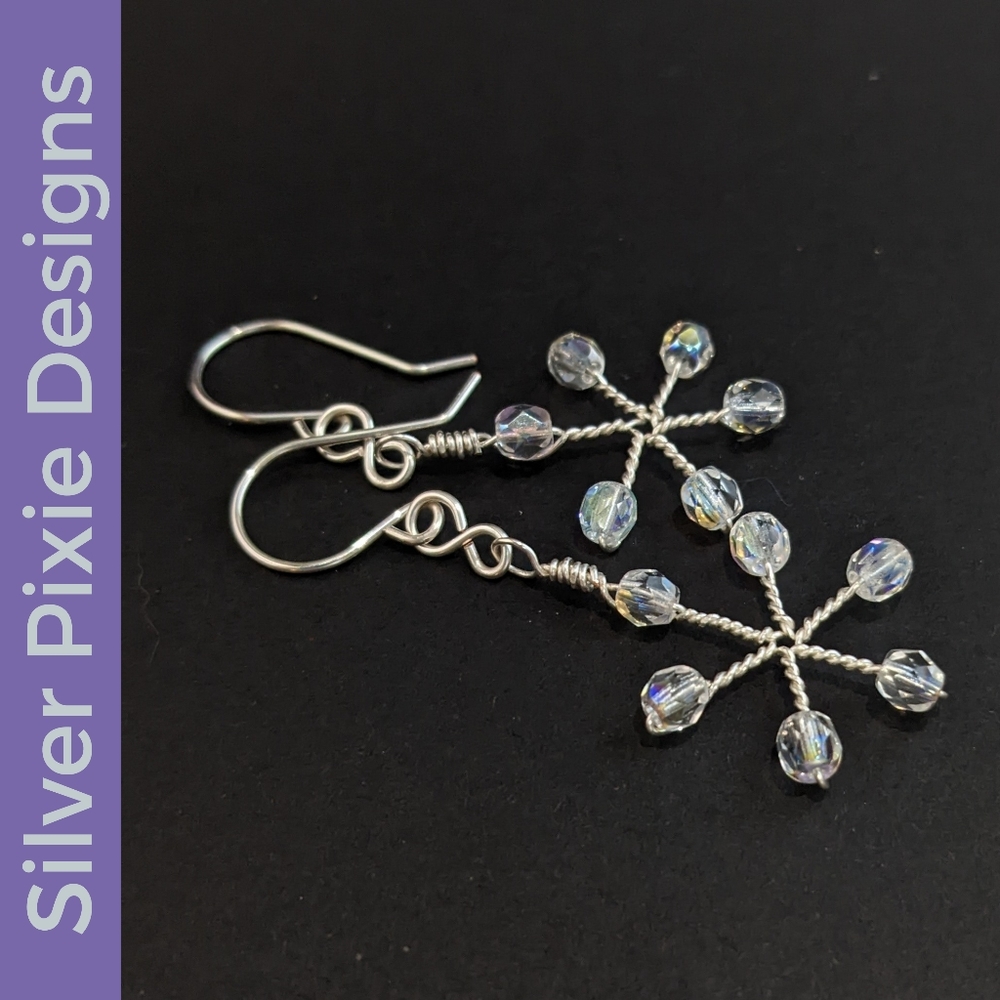🎄2 for $35!!🎄Handcrafted Silver-Plated Copper Snowflake Earrings